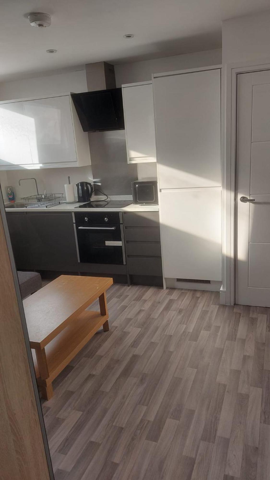 Spacious Studio Maidstone - Redecorated Oct 2023 Zewnętrze zdjęcie