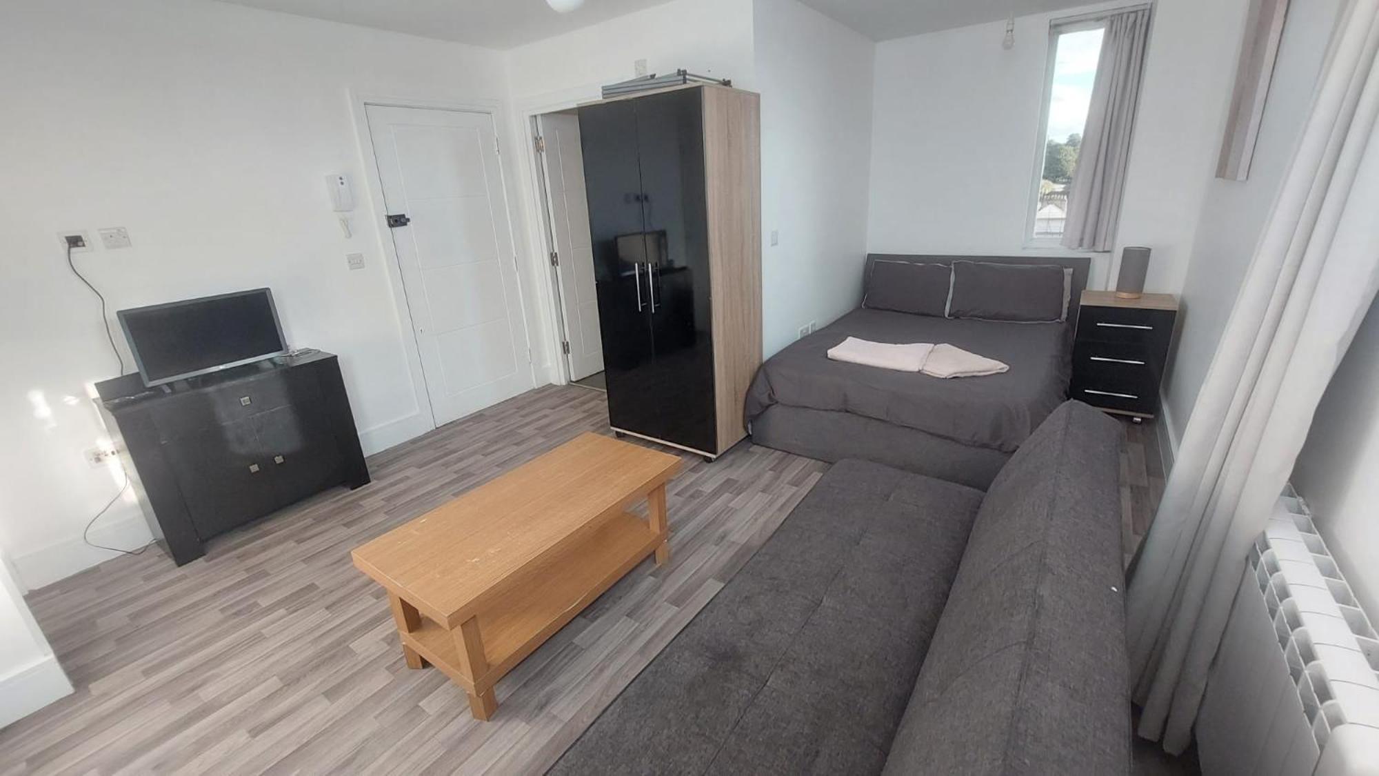 Spacious Studio Maidstone - Redecorated Oct 2023 Zewnętrze zdjęcie