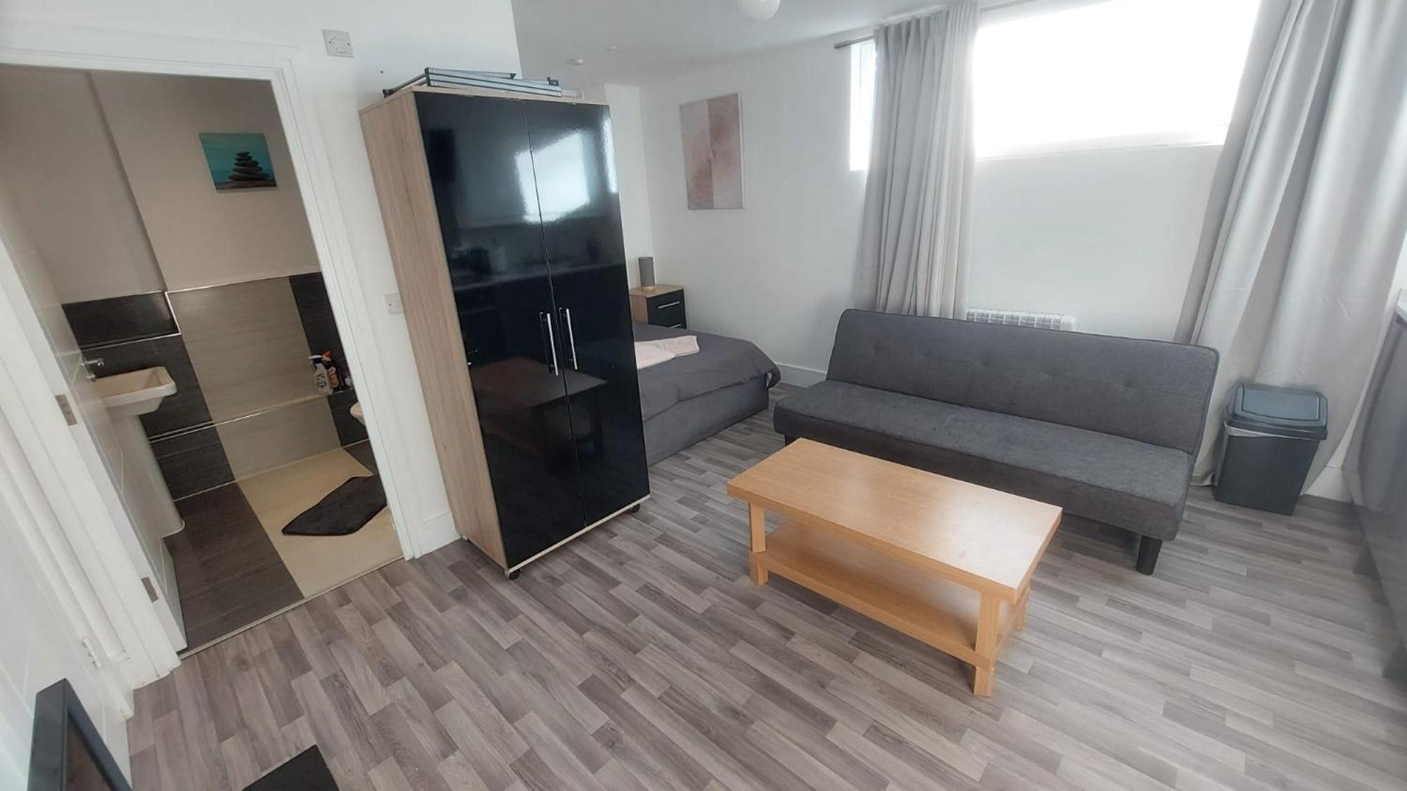 Spacious Studio Maidstone - Redecorated Oct 2023 Zewnętrze zdjęcie