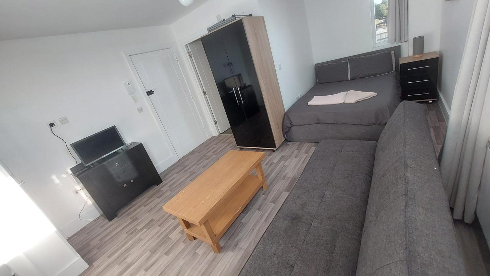 Spacious Studio Maidstone - Redecorated Oct 2023 Zewnętrze zdjęcie